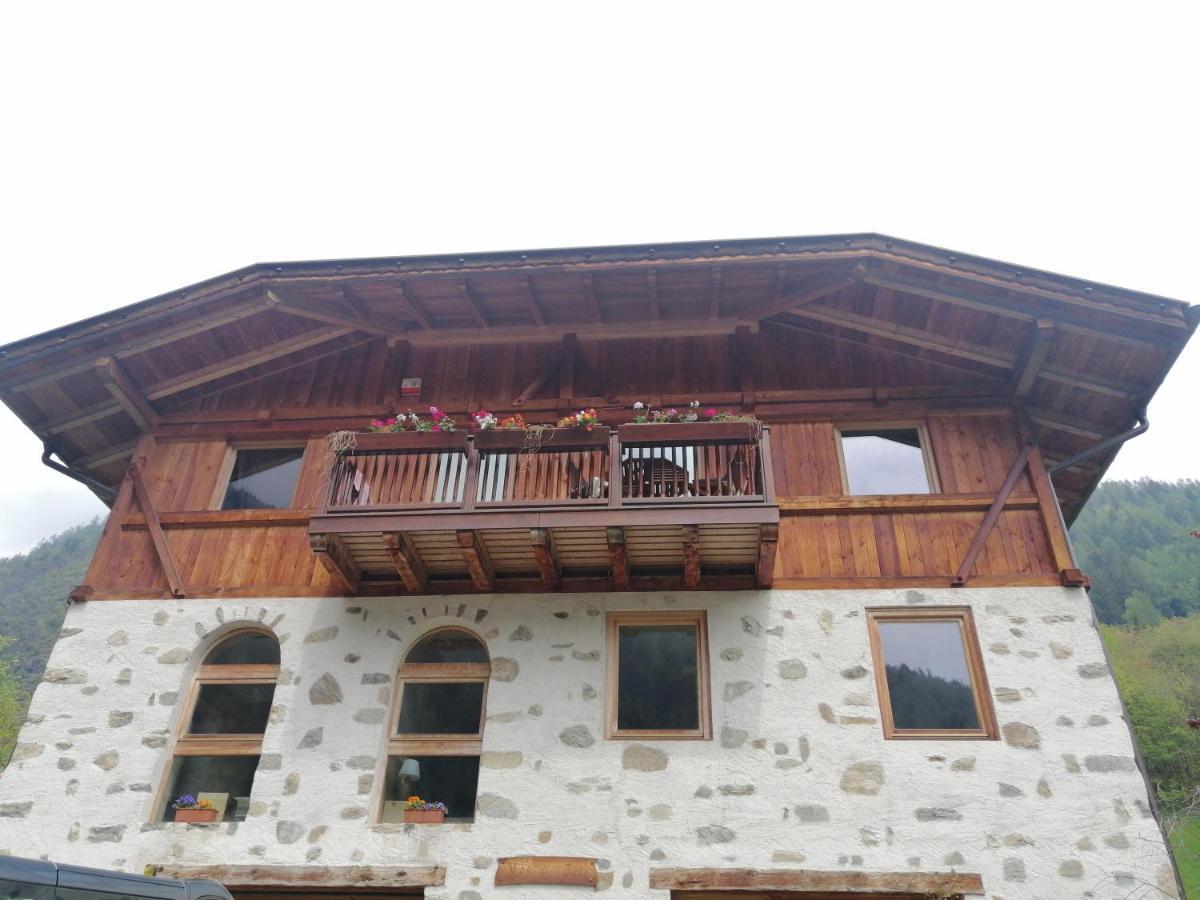 Mas Dei Bati Bed & Breakfast Pracorno di Rabbi Luaran gambar
